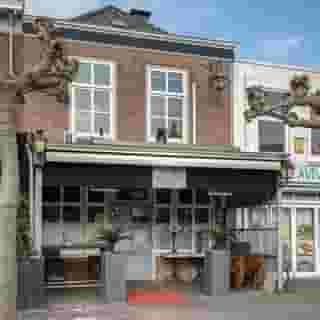 NIEUW op Horecaspot 👀⁠⁠
⁠⁠
🍽 Casco horecaruimte⁠
📍 Boxtel⁠
✔ Verhuur vastgoed⁠ ⁠
⁠
Dit object is gelegen aan de Markt in Boxtel en beschikt over een op het zuiden gerichte terrasmogelijkheid, voorheen met ca. 60 zitplaatsen. De Markt van Boxtel kenmerkt zich door een verscheidenheid aan horecabedrijven en gedurende het hele jaar worden er verschillende evenementen georganiseerd.⁠
⁠
Het pand is circa 113 m² groot en beschikt naast de verkoopruimte over een gescheiden toiletgroep, opslagruimte, kelderruimte en achteringang ten behoeve van bevoorrading. ⁠
⁠
Meer info? Brochure of bezichtiging aanvragen? ⁠
🔗 in bio