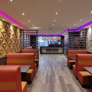 NIEUW op Horecaspot 👀⁠⁠
⁠⁠
🍽 Restaurant⁠ met woning⁠
📍 Vianen⁠
✔ Verkoop vastgoed⁠ & verkoop bedrijfsexploitatie⁠
⁠
In 2020 is deze locatie door de huidige eigenaren geheel gerenoveerd en omgetoverd tot een modern ingericht sushi-restaurant. ⁠
⁠
Het restaurant telt circa 24 zitplaatsen, er is een ruimte ingericht voor de wachtende gasten voor de afhaalmaaltijden. De ruime keuken is voorzien van nieuwe apparatuur. ⁠
⁠
Meer info? Brochure of bezichtiging aanvragen? ⁠
🔗 in bio