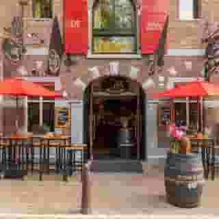 NIEUW op Horecaspot 👀⁠⁠
⁠⁠
🍽 Restaurant⁠
📍 Amsterdam⁠ (centrum)⁠
✔ Verhuur vastgoed⁠ & verkoop bedrijfsexploitatie⁠
⁠
Dit restaurant is instapklaar en al meer dan 10 jaar een begrip in Amsterdam. Het is gelegen in monumentaal pand aan de Reguliersgracht, midden in de grachtengordel van Amsterdam. Het bekende Rembrandtplein, Thorbeckeplein en de gezellige Utrechtsestraat zijn op steenworp afstand gelegen.⁠
⁠
Meer info? Brochure of bezichtiging aanvragen? ⁠
🔗 in bio