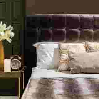 NIEUW op Horecaspot 👀⁠⁠
⁠⁠
🔐 Stille verkoop⁠
🍽 Hotel-Restaurant⁠
📍 Gelderland⁠
⁠
Vijfendertig sfeervolle hotelkamers, een luxe restaurant, multifunctionele zalen, wellness en veel buitenruimte. Hier in de Achterhoek vind je dit hotel midden in de lommerrijke velden, bebossing, maar op een kleine afstand van het centrum van het dorp. ⁠
⁠
Meer info? Brochure of bezichtiging aanvragen? ⁠
🔗 in bio