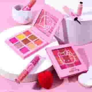 Introducing: @hipdot x @hellokitty 💖 Create your supercute look with this brand new beauty collection that's vegan and cruelty free✨ Link in bio to shop! #HipDotxHelloKitty 