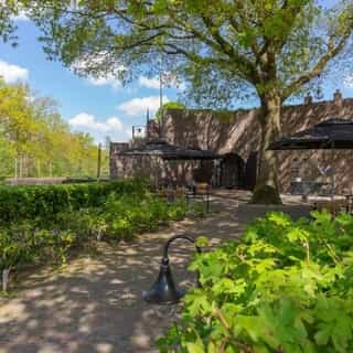 NIEUW op Horecaspot 👀⁠⁠
⁠⁠
🍽 Restaurant⁠
📍 Nieuwegein ⁠
✔ Verhuur vastgoed⁠ & verkoop bedrijfsexploitatie⁠
⁠
Het luxe Céline in het idyllische Fort Jutphaas in Nieuwegein zoekt een enthousiaste ondernemer. ⁠
⁠
Het restaurant telt 65 a 100 zitplaatsen en het terras 75 a 100. ⁠
⁠
Meer info? Brochure of bezichtiging aanvragen? ⁠
🔗 in bio