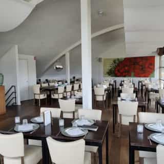 NIEUW op Horecaspot 👀⁠⁠
⁠⁠
🍽 Restaurant⁠ Sallo's⁠
📍 Den Haag⁠
✔ Verhuur vastgoed⁠ & verkoop bedrijfsexploitatie⁠
⁠
Sallo’s is een restaurant dat zich richt op de lunch voor zakelijke klanten, alsmede het verzorgen van lunchservices in de regio. In verband met de ligging in een bedrijvenpark is de onderneming een drukbezochte locatie en ontvangt het vele orders voor lunchservice. ⁠
⁠
Meer info? Brochure of bezichtiging aanvragen? ⁠
🔗 in bio