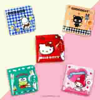 Feeling nostalgic?✨ Stock up on Sanrio essentials like classic vinyl wallets and keychains! Tap to shop or visit the link in bio 🛍️