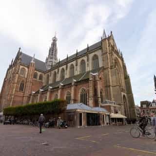 NIEUW op Horecaspot 👀⁠⁠
⁠⁠
🔐 Discrete verkoop⁠
🍽 Restaurant⁠
📍 Haarlem⁠
⁠
Dit zeer goedlopend restaurant met ruim terras op één van de meest gewilde plekken van Haarlem (nabij de Grote Kerk / Grote Markt), wordt te koop aangeboden. ⛪⁠
⁠
Dit prachtige restaurant beschikt over ca. 80 zitplaatsen binnen en max. 80 zitplaatsen op het terras. Dit bedrijf heeft sinds dag één hoge omzet, en goede resultaten. ⁠
⁠
Door uitbreiding van de openingstijden is een hogere omzet zeer goed mogelijk.⁠
⁠
Meer info? Brochure of bezichtiging aanvragen? ⁠
🔗 in bio⁠