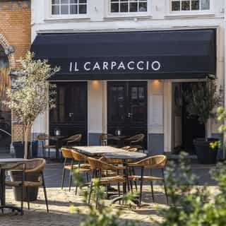 NIEUW op Horecaspot 👀⁠⁠
⁠⁠
🍽 Restaurant⁠
📍 Zwolle⁠
✔Verhuur vastgoed⁠ & verkoop bedrijfsexploitatie⁠
⁠
Het Bethlehems Kerkplein is een van de mooiste pleinen van Zwolle, voorzien van enkel unieke horecabedrijven, waarvan dus ook Il Carpaccio.⁠
⁠
Il Carpaccio is sinds 2017 niet meer uit de Zwolse horeca weg te denken. Het restaurant beschikt over een Italiaanse keuken, gepaard met goede wijnen.⁠ 🇮🇹⁠
⁠
Binnen zijn er 40 zitplaatsen, op het terras zijn er 18 zitplaatsen. De fantastische keuken, gecombineerd met het prachtige interieur in het historische pand maken dit bedrijf met recht uniek!⁠
⁠
Meer info? Brochure of bezichtiging aanvragen? ⁠
🔗 in bio⁠