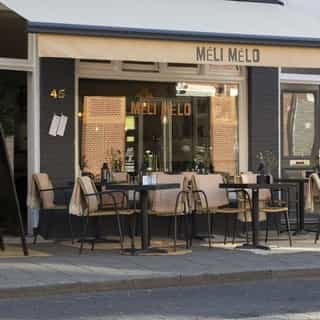 NIEUW op Horecaspot 👀⁠⁠
⁠⁠
🍽 Restaurant ⁠
📍 Zwolle⁠
✔ Verhuur vastgoed⁠ & verkoop bedrijfsexploitatie⁠
⁠
Net buiten het historische centrum van Zwolle, maar in het gezellige en knusse Assendorp ligt dit restaurant. Er komen steeds meer en meer authentieke winkels en restaurants bij.⁠
⁠
Meli Melo is met recht een hotspot in Assendorp. Door het bedrijf zelf omschreven als een “Mengelmoes van smaken”. De moderne en frisse inrichting voelt vertrouwd en huiselijk.⁠
⁠
Ontstaan vanuit een passie voor gastronomie en vervlochten met Frans, Indische en Nederlandse roots. Dat is Méli Mélo!⁠
⁠
Meer info? Brochure of bezichtiging aanvragen? ⁠
🔗 in bio