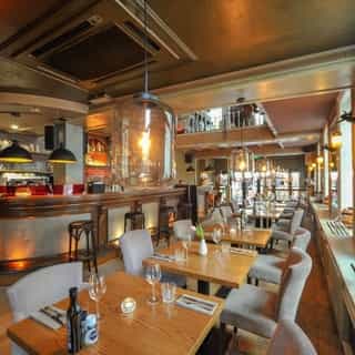 NIEUW op Horecaspot 👀⁠⁠
⁠⁠
🍽 Restaurant⁠
📍 CV Valkenburg aan de Geul⁠
✔Verhuur & verkoop⁠
⁠
Het gezellige terras met open pui aan de voorzijde van dit prachtige hoekpand maakt het geheel compleet.⁠
⁠
In het bruisende hart van het historische stadscentrum van Valkenburg ligt dit uiterst sfeervolle restaurant. ⁠
⁠
De zaak is erg smaakvol ingericht, een handjevol Barok, een schepje ongedwongen en een snuf oprechte aandacht zorgt hier voor de perfecte mix en een waanzinnige ambiance. ⁠
⁠
Meer info? Brochure of bezichtiging aanvragen? ⁠
🔗 in bio⁠