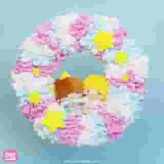 How adorable is this #LittleTwinStars inspired Cloud Wreath? ☁️🌟 Grab your supplies and head over to the #HelloKittyandFriends channel to make your own! Link in bio 💖