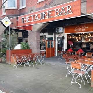 NIEUW op Horecaspot 👀⁠⁠
⁠⁠
🍽 Restaurant⁠
📍 Amsterdam-West⁠
✔Verhuur vastgoed⁠ & verkoop bedrijfsexploitatie⁠
⁠
Deze horecazaak is gelegen aan het Mercatorplein in Amsterdam Oud West. Het Mercatorplein is een bekend plein in Amsterdam. ⁠
⁠
Doordat de zaak vlakbij het Rembrandtpark is gelegen, en zo ook vlakbij het Leonardo Hotel, weten ook toeristen deze zaak goed te vinden.⁠
⁠
Aan de voorzijde is een ruim terras gesitueerd welke gedeeltelijk overdekt is. Bij binnenkomst zit het restaurant gedeelte voorin en achterin bevindt zich de bar welke aansluit op de semi open keuken. ⁠
⁠
Deze horecazaak is per direct en geheel zonder verplichtingen over te nemen.⁠
⁠
Meer info? Brochure of bezichtiging aanvragen? ⁠
🔗 in bio⁠