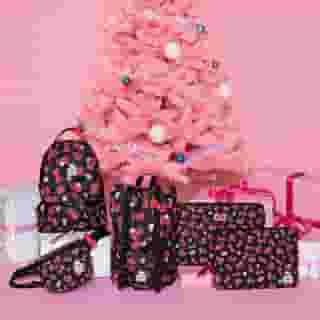 🎄GIVEAWAY🎄 Day 7 of 12 Days Of Gifting is here! Follow the steps below to enter for a chance to win today’s prize from the new #Hello KittyxHerschel collection featuring your favorites. ⁠
⁠
❄️Follow @sanrio on Instagram⁠
❄️Like this post⁠
❄️Tag a friend ⁠who deserves some holiday cheer!⁠
⁠
Sweepstakes ends 12/8 at 10:59am PST and one winner will be contacted via DM. No purchase necessary. Must be a US resident and 18+ to enter. Visit the link in bio for the official rules. Shop the full collection online at sanrio.com 