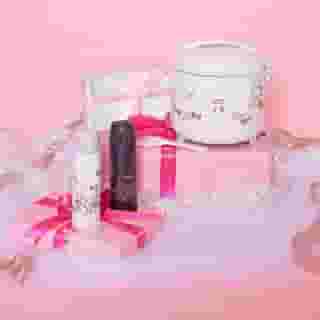 🎀GIVEAWAY🎀 On Day 6 of 12 Days of Gifting 🎄💖, we're giving away the Zojirushi x Hello Kitty collection! Follow the steps below to enter for a chance to win:⁠
⁠
❄️Follow @sanrio and @zojirushiamerica on Instagram⁠
❄️Like this post⁠
❄️Tag a friend ⁠who deserves some holiday cheer!⁠
⁠
Sweepstakes ends 12/7 at 11:59am PST and one winner will be contacted via DM. No purchase necessary. Must be a US resident and 18+ to enter. Visit the link in bio for the official rules.