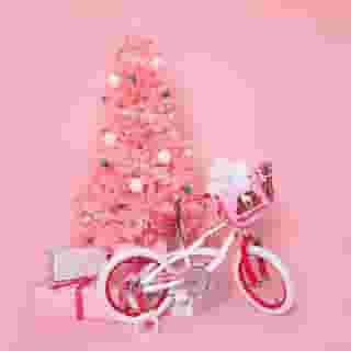 It's Day 5 of 12 Days of Gifting! 🎄💖 Follow the steps below to enter for a chance to win today's supercute prize:⁠
⁠
❄️Follow @sanrio and @dynacraftwheels on Instagram⁠
❄️Like this post⁠
❄️Tag a friend ⁠
⁠
Sweepstakes ends 12/6 at 10:59am PST. One winner will be chosen and contacted by 12/6 via DM. No purchase necessary. Must be a US resident and 18+ to enter. Visit the link in bio for the official rules. Shop this @hellokitty bike online at @walmart!