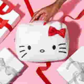  ⁠
🎄GIVEAWAY🎄 We're celebrating the most wonderful time of the year with Sanrio's 12 Days Of Gifting! Every day for the next 12 days, you'll have a chance to win a special gift from us 🎁  Follow the steps below to enter for a chance to win today's prize from the #StoneyCloverLanexHelloKitty collection!⁠
⁠
❄️Follow @sanrio and @stoneyclover on Instagram⁠
❄️Like this post!⁠
❄️Tag a friend who deserves some holiday cheer!⁠
⁠
Sweepstakes ends 12/2 at 10:59am PST and winner will be contacted via DM. No purchase necessary. Must be a US resident and 18+ to enter. Customization is not included. Visit the link in bio for the official rules. Shop the full collection online at @sanrio and @stoneyclover.⁠
⁠
⁠
