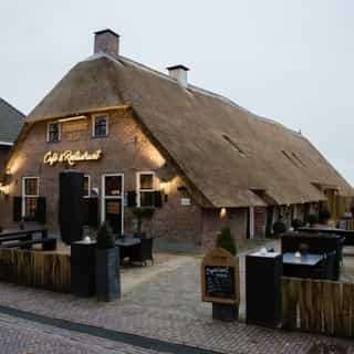 NIEUW op Horecaspot 👀⁠⁠
⁠⁠
🍽 Restaurant, eetcafé⁠
📍 Dwingeloo⁠
✔Verhuur vastgoed⁠ & verkoop bedrijfsexploitatie⁠
⁠
In restaurantboerderij De Zaagkoele in Dwingeloo is het altijd feest. En al helemaal na de renovatie in 2016. Het is er een lust voor het oog.⁠
⁠
De Zaagkoele is toe aan een volgende stap. Het gloednieuwe restaurant staat er alvast. Net als het zonnige  terras.⁠
⁠
Het restaurant biedt nu een zeer gevarieerde lunchkaart en een dinerkaart met vlees, vis en vega-opties. Vandaar dat de Zaagkoele ook een grote doelgroep bereikt.⁠
⁠
Het is keer op keer weer genieten, in deze trekpleister op de brink. ⁠
⁠
Meer info? Brochure of bezichtiging aanvragen? ⁠
🔗 in bio⁠