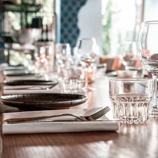 NIEUW op Horecaspot 👀⁠⁠
⁠⁠
🍽 Café-restaurant, Eetcafé, Zalen-/partycentrum⁠
🔐 Discrete verkoop⁠
📍 Utrecht⁠
⁠
Dit horecabedrijf is op zoek naar een ambitieuze horecaondernemer of een horecaformule die de volledige potentie uit dit horecaconcept weet te halen. ⁠
⁠
De goed bereikbare grote boerderij is gelegen in de regio Utrecht, aan de rand van een groene woonwijk en gelegen naast een park. ⁠
⁠
De boerderij beschikt over een eigen parkeerterrein geschikt voor circa 60 voertuigen. ⁠Een eigen terras omgeven door bomen en bosschages. Op deze manier wanen gasten zich, ondanks de stadse ligging, in een natuurrijk gebied.⁠ 🐄⁠
⁠
Meer info? Brochure of bezichtiging aanvragen? ⁠
🔗 in bio⁠