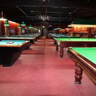 NIEUW op Horecaspot 👀⁠⁠
⁠⁠
🍽 Zalen-/partycentrum⁠
📍 Den Helder⁠
✔Verhuur vastgoed⁠ & verkoop bedrijfsexploitatie⁠
⁠
Dit bedrijf is gevestigd in Den Helder, de kop van Noord-Holland. De bereikbaarheid is goed, zowel met de auto, fiets en het openbaar vervoer.⁠
⁠
U kunt er terecht voor een gevarieerd aanbod speciaal bieren en vanuit de keuken worden heerlijke gerechten geserveerd. ⁠
⁠
De gasten komen hier voor een avondvullend programma, zo is er biljarten, poolen, snookeren, lasergamen of darten.⁠ 🎯⁠
⁠
Dit bedrijf biedt onderdak aan zowel nationale als internationale Pool en Biljart wedstrijdcompetities.⁠ 🎱⁠
⁠
Kortom een bedrijf met mogelijkheden vanuit een goede basis.⁠
⁠
Meer info? Brochure of bezichtiging aanvragen? ⁠
🔗 in bio⁠