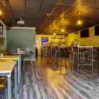 NIEUW op Horecaspot 👀⁠⁠
⁠⁠
🍽 Multifunctioneel horecaconcept⁠
📍 Veenendaal⁠
✔Verkoop vastgoed⁠ & verkoop bedrijfsexploitatie⁠
⁠
Op het gezellige horecaplein in het hart van Veenendaal, aan de Markt, vind je het unieke en veelzijdige horecaconcept: Kings- en Queens.⁠
⁠
Het horecaconcept wordt sinds 2019 geëxploiteerd in Veenendaal als sportsbar met pooltafels, darts, tafeltennis, dartbanen, escaperooms en Prison Island.⁠
⁠
Meer info? Brochure of bezichtiging aanvragen? ⁠
🔗in bio