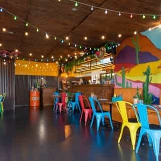 NIEUW op Horecaspot 👀⁠⁠
⁠⁠
🍽 Mexicaans restaurant Balandra⁠
📍 Spakenburg⁠
✔Verhuur vastgoed⁠ & verkoop bedrijfsexploitatie⁠
⁠
Je vindt Mexicaans restaurant Balandra aan recreatiegebied het Kleine Zeetje, Bunschoten-Spakenburg. Een goed bereikbare toplocatie. Vlakbij tal van grotere steden die het restaurant tot zijn verzorgingsgebied mag rekenen. ⁠
⁠
Het restaurant heeft 32 zitplaatsen binnen, een (afsluitbare) veranda met 24 zitplaatsen en een riant terras met 65 zitplaatsen.⁠
⁠
Meer info? Brochure of bezichtiging aanvragen? ⁠
🔗 in bio
