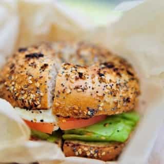 NIEUW op Horecaspot 👀⁠⁠
⁠⁠
🔐 Discrete verkoop⁠
🍽 Koffiezaak & lunchroom⁠
📍 Provincie Noord-Brabant⁠
⁠
Discreet ter overname aangeboden dagzaak in een modern en groot winkelcentrum in een stad in Noord-Brabant. ⁠
⁠
Meer info? Of een bezichtiging aanvragen? ⁠
🔗in bio