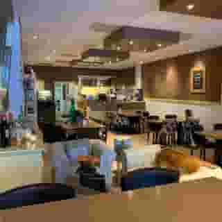 NIEUW op Horecaspot 👀⁠⁠
⁠⁠
🍽 Brasserie⁠
📍 Apeldoorn⁠
✔ Verhuur vastgoed⁠ & verkoop bedrijfsexploitatie⁠
⁠
Een goed onderhouden lunchroom/brasserie gelegen in het druk bezochte winkelcentrum Kerschoten. ⁠
⁠
Meer info? Brochure of bezichtiging aanvragen? ⁠
🔗in bio