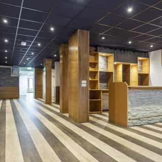 NIEUW op Horecaspot 👀⁠⁠
⁠⁠
🍽 Casco horecaruimte⁠
📍 Apeldoorn⁠
✔ Verkoop vastgoed⁠ ⁠
⁠
Het gebeurt niet vaak dat er een horecaruimte in het centrum *inclusief vastgoed* te koop komt. Dit object is gelegen In het centrum van Apeldoorn, naast een Q-park parkeergarage en op loopafstand van het centraal station. ⁠
⁠
Het horecaobject bevindt zich voornamelijk op de begane grond (217 m2) en beschikt over een kelder van circa 140m2 (in verhuurde staat). ⁠
⁠
Deze locatie heeft een bestemmingsplan waar je alle kanten mee uit kunt. ⁠
⁠
Meer info? Brochure of bezichtiging aanvragen? ⁠
🔗in bio