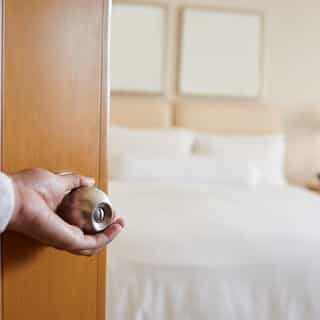 NIEUW op Horecaspot 👀⁠⁠
⁠⁠
🔐 Discrete verkoop⁠
🍽 Hotel(suites) & gastrobar⁠
📍 Provincie Zuid-Holland⁠
⁠
Een concept dat staat als een huis en daarom ideaal is voor een startende (en natuurlijk ook voor een gevorderde) ondernemer.⁠
⁠
Het is gesitueerd in een volledig gerenoveerd monumentaal pand onder de rook van Rotterdam. En kent 2 hotelsuites en een gastrobar (25 zitplaatsen) op de begane grond met een zeer ruim terras.⁠
⁠
Mede dankzij de schitterende, strakke inrichting is het een unieke bestemming voor een overnachting. Of aangeklede borrel. Hier kan het allemaal. ⁠
⁠
Meer info? Of een bezichtiging aanvragen? ⁠
🔗 in bio