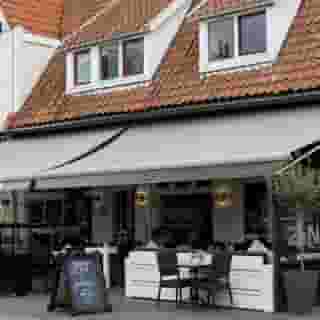 NIEUW op Horecaspot 👀⁠⁠
⁠⁠
🍽 Restaurant Brasserie ZiN⁠
📍 Zandvoort⁠
✔ Verhuur vastgoed⁠ & verkoop bedrijfsexploitatie⁠
⁠
Dit horecabedrijf is gelegen in de horecastraat van Zandvoort. Het betreft een modern en trendy restaurant met kleine barfunctie (Brasserie).⁠
⁠
Het bedrijf beschikt overeen professionele keuken en een groot terras over de hele breedte van de zaak (met het grootste deel van de dag zon). Een trendy en sfeervol restaurant waar modern en klassiek heerlijk blenden; de ideale ambiance voor een voor twee of zelfs groepen tot 60 personen⁠
⁠
Meer info? Brochure of bezichtiging aanvragen? ⁠
🔗 link in bio