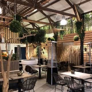 NIEUW op Horecaspot 👀⁠⁠
⁠⁠
🍽 Restaurant Huis 56⁠
📍 Ugchelen (Gelderland)⁠
✔ Verhuur vastgoed⁠ & verkoop bedrijfsexploitatie⁠
⁠
De locatie is vorig jaar volledig verbouwd. Dit resulteert in een bijzonder sfeervol, warm en eigentijds bedrijf. Voorzien van een prachtig interieur, smaakvolle aankleding en voorzien van een geavanceerde luchtzuiveringsinstallatie.⁠
⁠
Meer info? Brochure of bezichtiging aanvragen? ⁠
🔗 link in bio