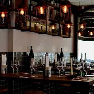 NIEUW op Horecaspot 👀⁠⁠
⁠⁠
🍽 Wijn & Eetbar  ⁠
📍   Amsterdam (Oud-West)⁠ ⁠
✔ Verhuur vastgoed⁠ & verkoop bedrijfsexploitatie⁠
⁠
Deze goedlopende Wijn & Eetbar, is gelegen op een hoek locatie in Amsterdam Oud-West, aan de Wilhelminastraat. In de omgeving zijn diverse winkels en horecazaken gevestigd wat aantrekkingskracht heeft op buurtbewoners, dagjesmensen en toeristen.⁠
⁠
Het eetcafé valt goed op in de straat met dank aan het gevelterras aan beide zijden. Binnen is de zaak sfeervol ingericht met de bar als echte eyecatcher. Rondom de bar zijn zitplaatsen gesitueerd. De keuken is aan de achterzijde gesitueerd en is professioneel ingericht.⁠
⁠
Meer info? Brochure of bezichtiging aanvragen? ⁠
🔗 link in bio