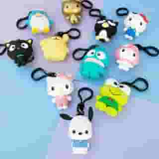 Add some cuteness to any backpack or bag 💙Find @hellokitty and friends bag clips in-stores and online at @hottopic. 