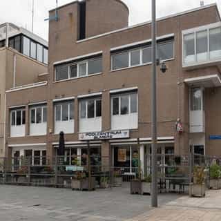 NIEUW op Horecaspot.nl 👀⁠⁠
⁠⁠
🍽 Casco horecaruimte⁠
📍   Almere⁠
✔ Verkoop bedrijfsexploitatie & verhuur vastgoed ⁠
⁠
Gelegen in het centrum, vlakbij Happy Italy, McDonald's, Starbucks en andere grote horecaketens. ⁠
⁠
Een locatie van ca. 306 m2, op de hoek van de Grote Markt. ⁠
⁠
Meer info? Brochure of bezichtiging aanvragen? ⁠
🔗 in bio