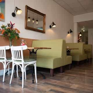 NIEUW op Horecaspot 👀⁠⁠
⁠⁠
🍽  Brasserie Marktzicht⁠
📍  Bussum⁠
✔ Verhuur vastgoed & verkoop bedrijfsexploitatie ⁠⁠
⁠
Brasserie Marktzicht is gelegen het hart van Bussum. Een gezellig restaurant met terras. Door het formaat van de locatie is het uitermate geschikt voor concepten als een ijssalon, smoothiebar of afhaal- en bezorging. ⁠
⁠
Meer info? Brochure of bezichtiging aanvragen? 🔗  link in bio