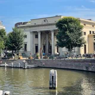 NIEUW op Horecaspot.nl 👀⁠⁠
⁠⁠
🍽   Casco horecaruimte⁠
📍  Amsterdam (west)⁠
✔  Verhuur vastgoed  ⁠⁠
⁠
Dit unieke object “de Haarlemmerpoort” is gelegen aan het Haarlemmerplein. Een echte eyecatcher, met een grote historische waarde voor de stad Amsterdam. ⁠
⁠
Het object wordt casco opgeleverd en beschikt over een horeca 4 bestemming. Direct achter de Haarlemmerpoort heeft het toekomstige terras (na definitieve goedkeuring en verkrijging vergunning), een weids uitzicht over het aangrenzende water.⁠
⁠⁠
Meer info? Brochure of bezichtiging aanvragen? ⁠
🔗⁠⁠  link in bio
