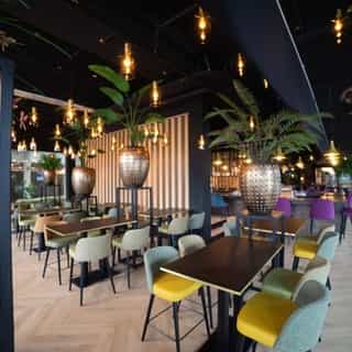 Nieuw op Horecaspot 👀⁠⁠
⁠⁠
🍽 Restaurant Monchou⁠
📍   Tilburg ⁠
✔ Verhuur vastgoed & verkoop bedrijfsexploitatie ⁠⁠
⁠⁠
Het bedrijf bestaat uit een restaurant, patisserie en lounge. Hierdoor zit je bij Monchou gebakken voor ontbijt, lunch, diner, kop koffie/thee en een borrel.⁠
⁠
Het bedrijf/gehuurde telt al met al 856 m2 en biedt plaats aan 260 gasten. Ook is er voldoende plaats op het terras (circa 160-180 stoelen) om gasten bij zonnig weer te verwennen.⁠
⁠⁠
Meer info? Of een brochure of bezichtiging aanvragen? 🔗 klik op de link in bio