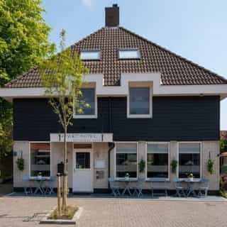 Er is weer veel nieuw aanbod toegevoegd 💚🙌🏼⁠
⁠
Zoals deze #horecaspot 👀⁠
⁠
🍽 (Kleinschalig) hotel⁠
📍 Kortgene - Zeeland⁠
✔   Verkoop vastgoed & verkoop bedrijfsexploitatie⁠
⁠⁠
Meer info, een brochure of bezichtiging inplannen? ⁠
🔗klik op de link in bio