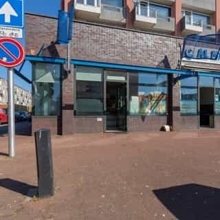 Nieuw op horecaspot.nl 👀⁠
⁠
🍽 Cafetaria Mingwai⁠
📍   Utrecht (stad) ⁠
✔ Verkoop bedrijfsexploitatie en verhuur vastgoed ⁠
⁠
Middenin het levendige wijkwinkelcentrum van Kanaleneiland staat deze snackbar. ⁠
⁠
Een hoekpand met een brede glazen front, circa 50 m2 en voorzien van ontgeuringsinstallatie, keukenapparatuur en voldoende opslagruimte. ⁠
⁠
Meer info, een brochure of bezichtiging inplannen? 🔗 klik op de link in bio⁠
