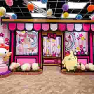 How many donut squish toys do you see? 🍩💕Swipe and comment your guess! The Hello Kitty Friends Around The World Tour✈️ is now open in the greater #Seattle area. Visit the link in bio to purchase your tickets today. #HelloKitty45 #1974to4ever