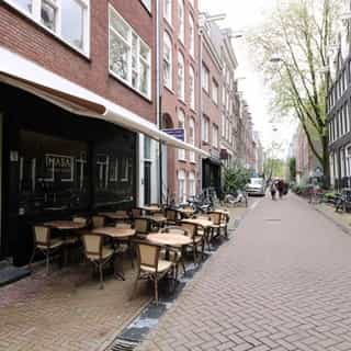 Nieuw op Horecaspot.nl 👀⁠
⁠
🍴  Restaurant met terras⁠
📍  Amsterdam (centrum) ⁠
✔Verkoop bedrijfsexploitatie & verhuur vastgoed ⁠
⁠
Deze horecazaak is gelegen om de hoek van het populaire Leidseplein. Aan de Lange Leidsedwarsstraat. Bekend als een echte horecastraat met vele horecazaken, winkels en bezienswaardigheden. ⁠
⁠
Het restaurant is pas gerenoveerd en heeft een terras aan de voorzijde. ⁠
⁠
Meer info? Of een bezichtiging inplannen? 👉 klik op de link in bio
