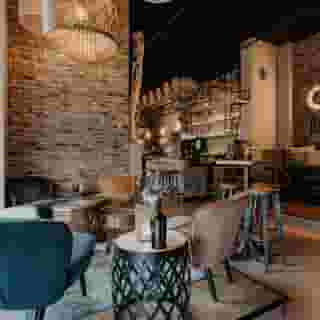 BESCHIKBAAR OP horecaspot.nl 👀⁠
⁠
🍽. DOK Bar & Bites ⁠
📍. Dordrecht ⁠
✔️  Verkoop bedrijfsexploitatie & verhuur vastgoed ⁠
⁠
Meer info? zie linkin.bio