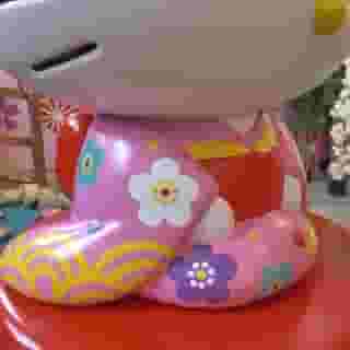 1️⃣5️⃣ days left! Don't miss out on the @hellokitty Friends Around The World Tour located in downtown Los Angeles at @laplazavillage ✈️✨ The supercute pop-up experience ends on October 20th. Link in bio to get your tickets today! #HelloKitty45 #1974to4ever 