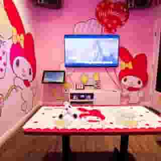 ‪Exciting news, #SoCal! There are NEW #Sanrio themed rooms at @energy_karaoke_ in #HaciendaHeights 🙌🏼 Now you can sing and party in the #MyMelody themed room 😍🎤🎶‬