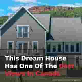 Montrealers might not be itching to abandon the city after the pandemic (unlike elsewhere in North America), but this Quebec dream house might just convince you to leave the metropolis behind.⁠
⁠
*Click the link in @mtlblog bio for the full story! ⁠
