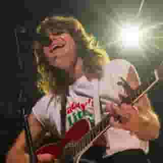 Arkansas troubadour Jesse Welles (@wellesmusic) stopped by NYC's Webster Hall this weekend. Every era needs its voice of the people, and through timing, luck, and talent, that person may be Welles. Revisit Rolling Stone's feature at the link in our bio. 📷 @sachalecca for Rolling Stone