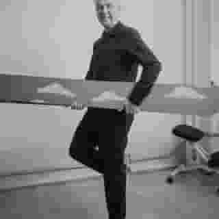 In a new interview with Rolling Stone, @davidbyrneofficial talks about why young pop stars like @oliviarodrigo look up to him, if he'd ever reunite with Talking Heads, hanging out with Lou Reed in the seventies, working with Kid Harpoon, and a lot more. Read it at the link in our bio. 📷 @sachalecca for Rolling Stone