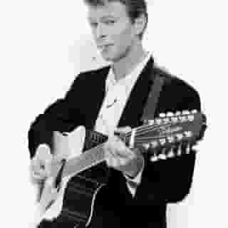 As official photographer to David Bowie, Denis O'Regan had an extremely rare glimpse of the late legend. With 'David Bowie by Denis O'Regan', out August 5, the British photographer opens his archives for a deeper look at Bowie and his many incarnations. Check out a selection of photos at the link in our bio. 📷 @thedenisoregan for @accartbooksus