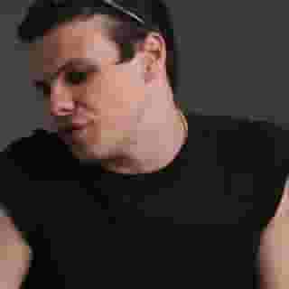 In our new episode of Rolling Stone Recommends, @yungblud calls @florencepugh "one of the most exciting British artists in a long time" and a legend: "She's sat in a pub on a Sunday with a pint of Guinness, talking shit." 🍺 Hit the link in bio to watch the full episode.