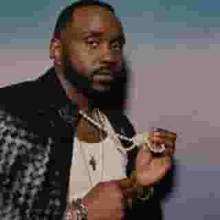 Every role brings @briantyreehenry closer to home. The actor left North Carolina for college and never looked back — but his roles in everything from 'Atlanta' to 'Dope Thief' keep pushing him to make peace with his past. Read our interview at the link in our bio.

Writer @jeffihaza
Photographer @photodre
Deputy Editor Maria Fontoura
Creative Director @joe_hutchinson
Director of Photography @jennsantana
Director of Social Media @waiss_aramesh
Art Director @coolade77
UX Editor @nthompson89
Deputy Photo Editor @sachalecca
Photo assistant @_codycutter
Groomer @patriciaambroisemakeup
Pearls @elizabethgagejewellery
Rings and earrings @tomwood_project
Shirt @simonerocha_
Pants by @valentino
Shoes by @prada
Scarf by @dolcegabbana
Chain-link bracelet and other rings @vitaly