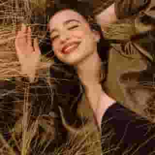 #Oscars-nominated Mikey Madison. 🏆 The Best Actress nominee spoke to Rolling Stone about doing all her own stunts, learning Russian for the role, shadowing real dancers, and more. Link in bio. 📸 @ryanpfluger