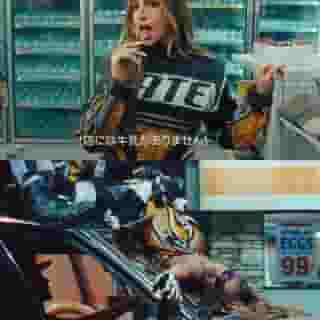 @tatemcrae has released her new electro-pop love song "2 hands." Watch the music video at the link in our bio.